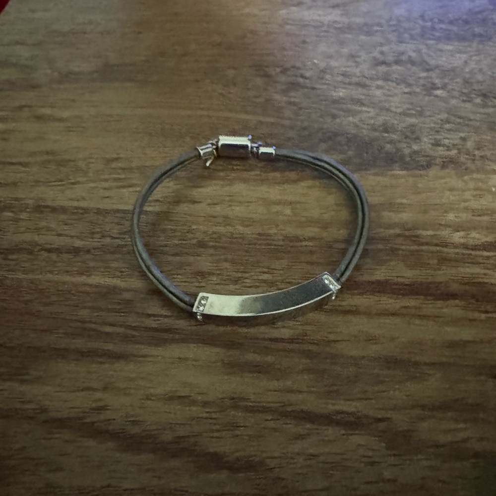 FOSSIL silver magnetic bracelet for women.